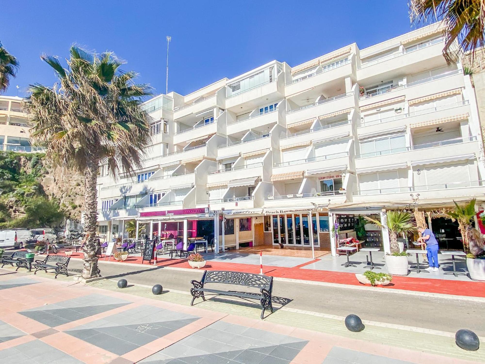 شقة Roca Chica - Parking - Frente Playa - Terraza - Wifi - Bajondillo Y Carihuela توريمولينوس المظهر الخارجي الصورة