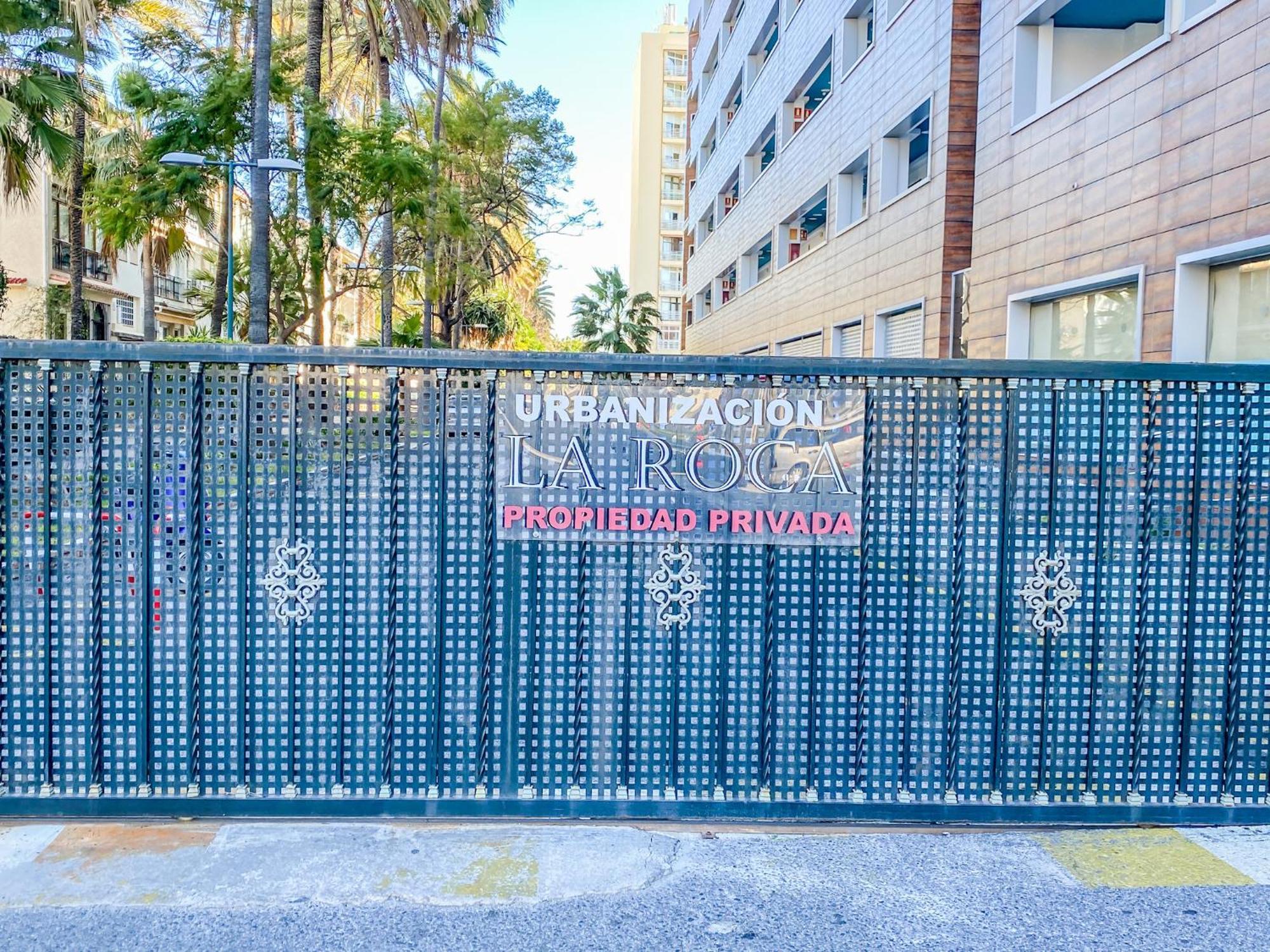 شقة Roca Chica - Parking - Frente Playa - Terraza - Wifi - Bajondillo Y Carihuela توريمولينوس المظهر الخارجي الصورة