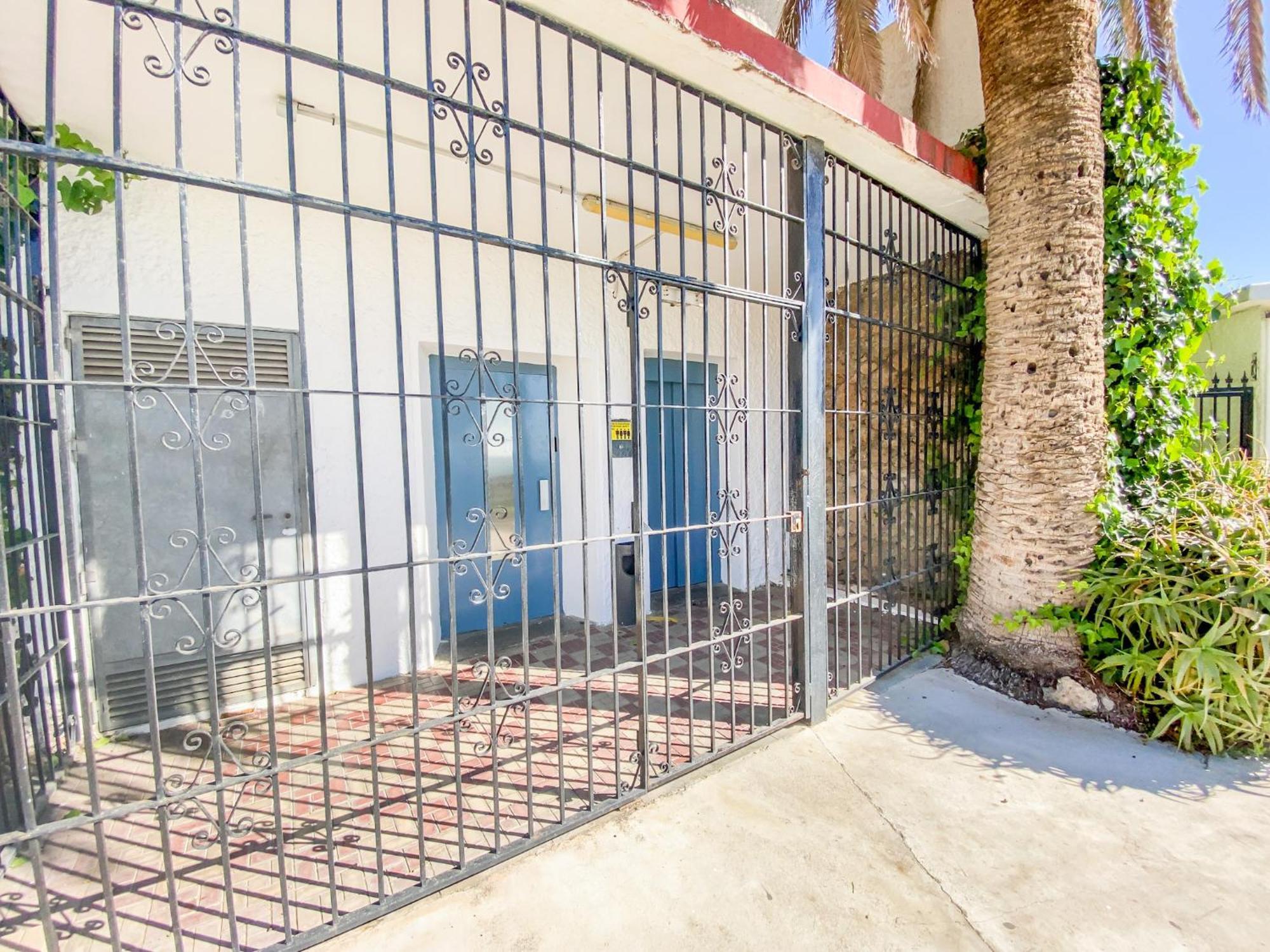 شقة Roca Chica - Parking - Frente Playa - Terraza - Wifi - Bajondillo Y Carihuela توريمولينوس المظهر الخارجي الصورة
