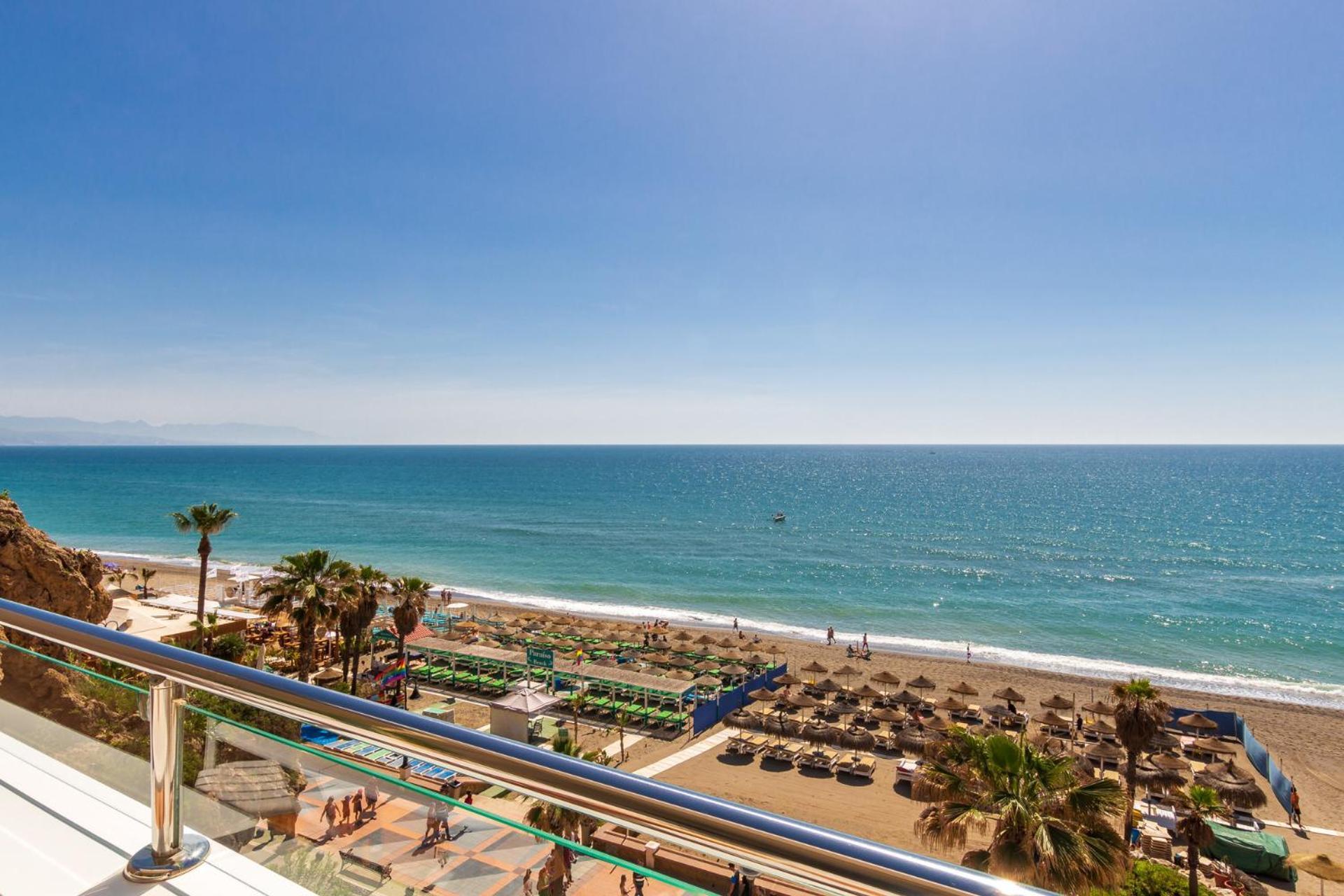 شقة Roca Chica - Parking - Frente Playa - Terraza - Wifi - Bajondillo Y Carihuela توريمولينوس المظهر الخارجي الصورة