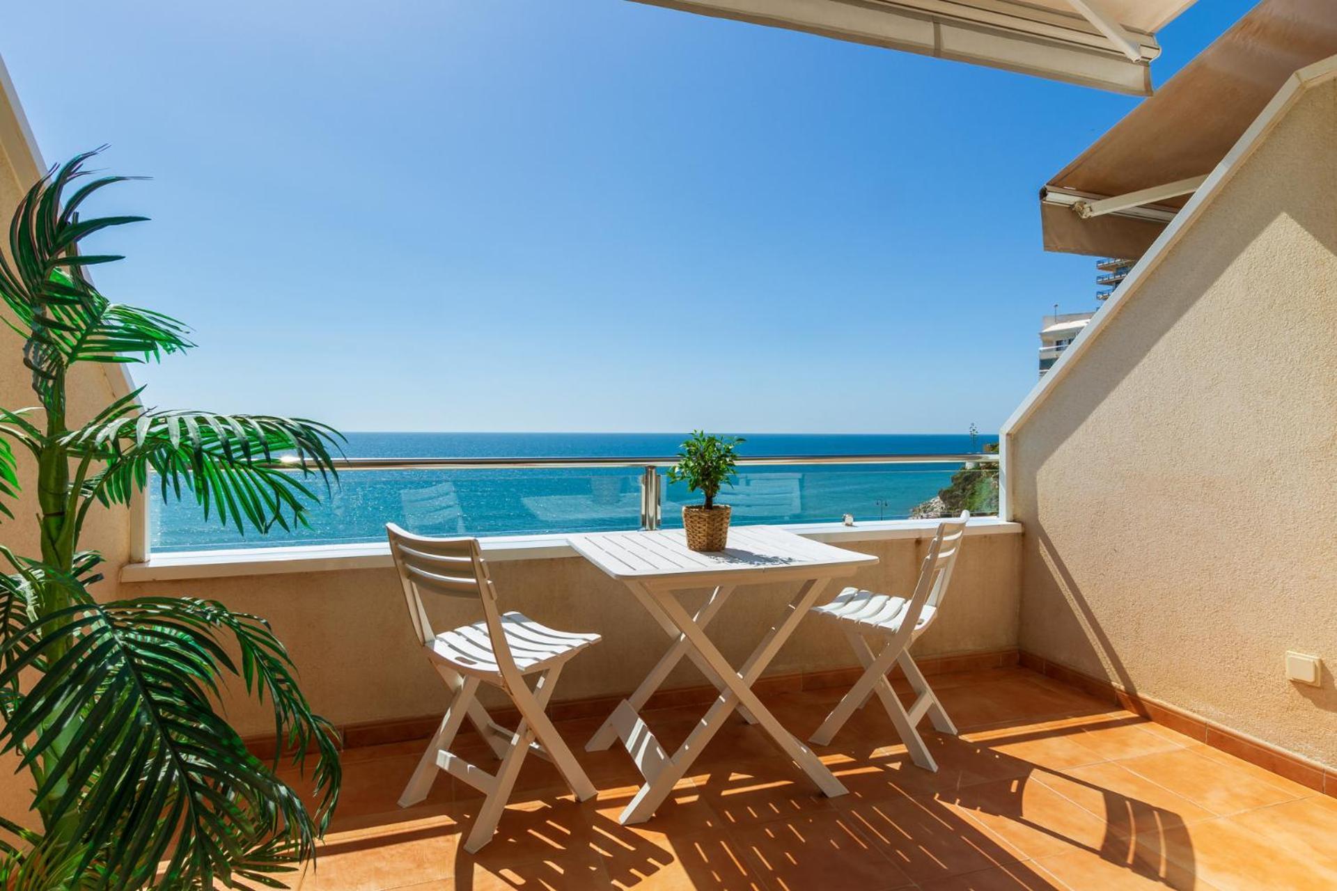 شقة Roca Chica - Parking - Frente Playa - Terraza - Wifi - Bajondillo Y Carihuela توريمولينوس المظهر الخارجي الصورة