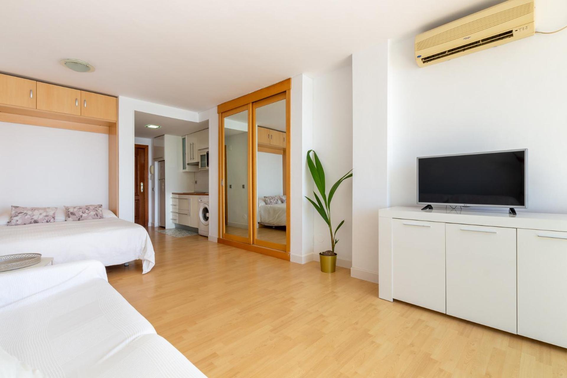 شقة Roca Chica - Parking - Frente Playa - Terraza - Wifi - Bajondillo Y Carihuela توريمولينوس المظهر الخارجي الصورة